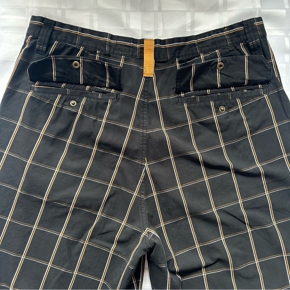 Timberland Over the Knee Black Checkered Vintage Bermuda Shorts - Picture 16 of 17